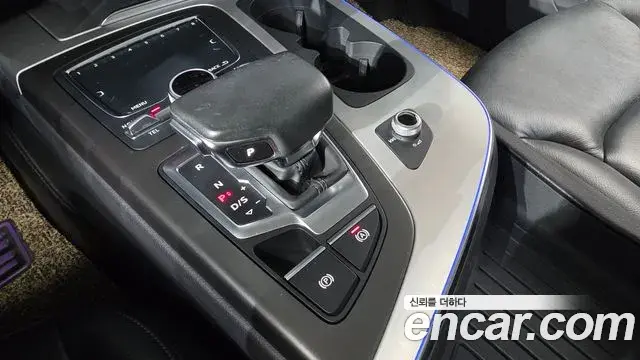 Audi Q7 2019 — Фото 9/20