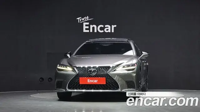 Lexus LS500 2021 — Photo 6/20