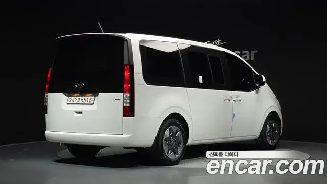 Hyundai Staria 2022 — Фото 2/20