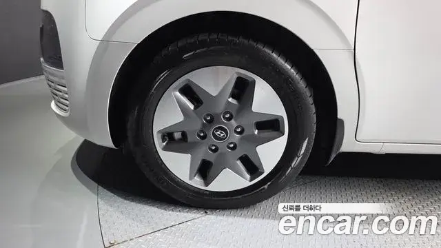 Hyundai Staria 2022 — Фото 5/20