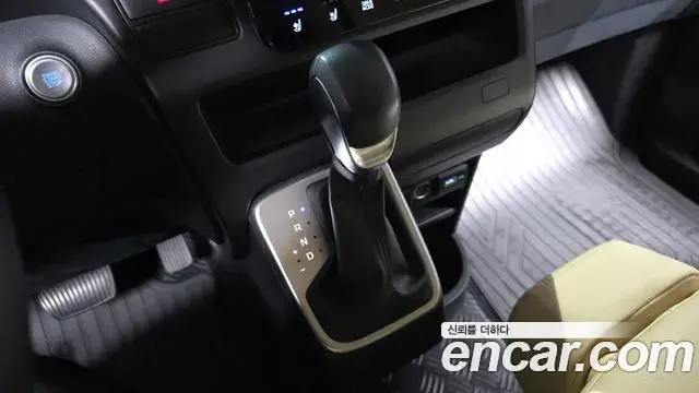 Hyundai Staria 2022 — Фото 9/20