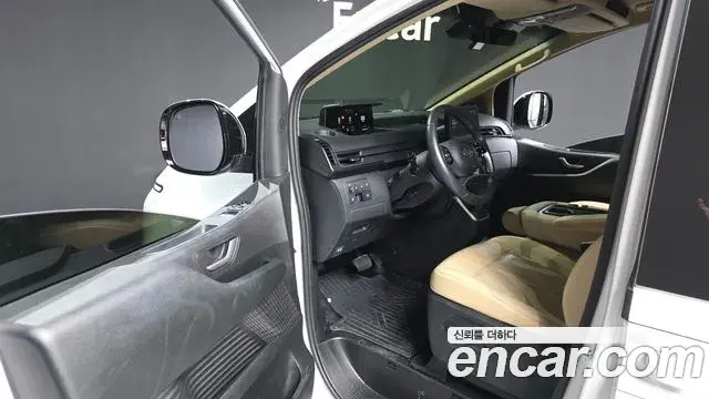 Hyundai Staria 2022 — Фото 10/20
