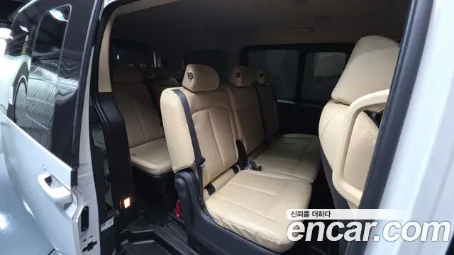 Hyundai Staria 2022 — Фото 12/20