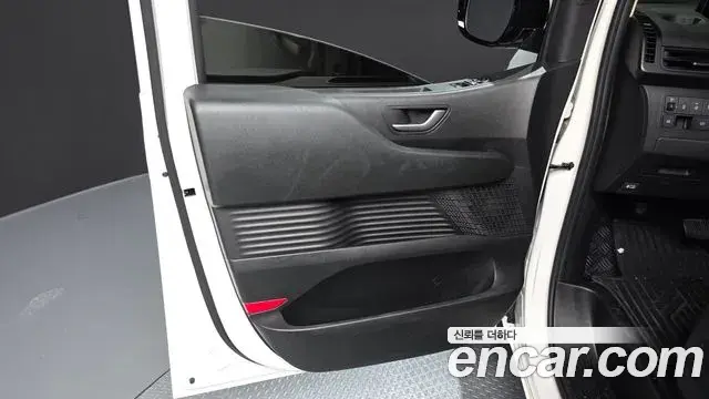 Hyundai Staria 2022 — Şəkil 23/31
