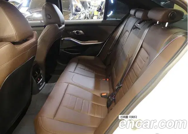 BMW 3 Series 2025 — Photo 17/20
