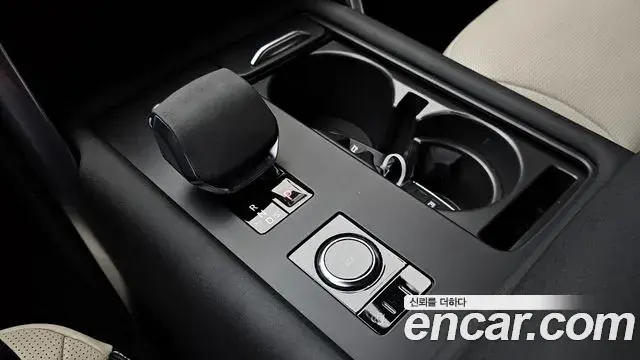 Land Rover Discovery 5 2023 — Фото 9/20