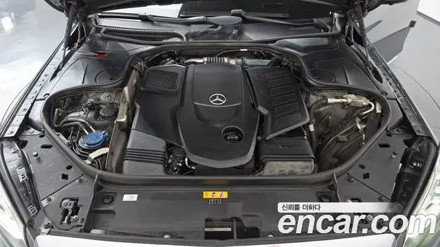 Mercedes-Benz S-Class 2019 — Фото 5/20