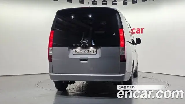Hyundai Staria 2021 — Фото 4/20