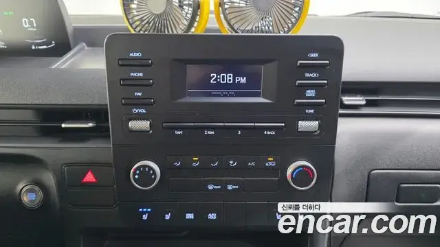 Hyundai Staria 2021 — Фото 17/20