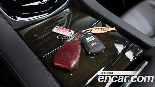 Cadillac Escalade 2020 — ფოტო 39/41