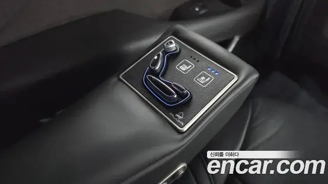 Cadillac Escalade 2020 — ფოტო 30/41