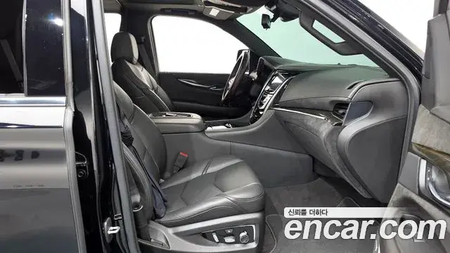 Cadillac Escalade 2020 — ფოტო 10/41