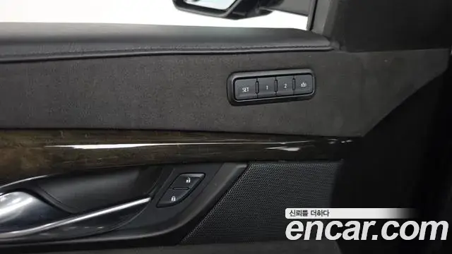 Cadillac Escalade 2020 — ფოტო 8/41