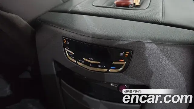 Cadillac Escalade 2020 — ფოტო 15/41