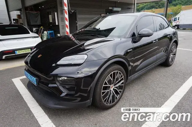 Porsche Macan EV 2025 — Photo 17/20
