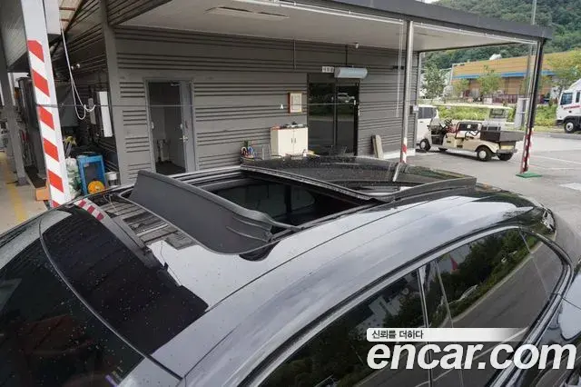 Porsche Macan EV 2025 — Photo 20/20