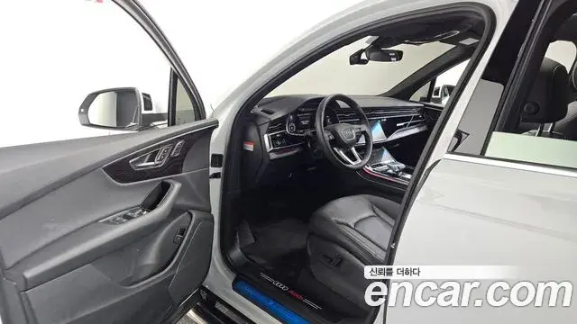 Audi Q7 2023 — Фото 10/20