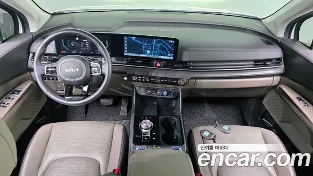 Kia Carnival 2023 — Photo 7/20