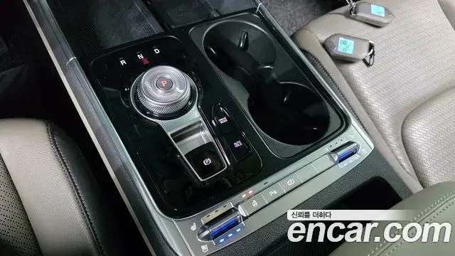 Kia Carnival 2023 — Photo 9/20