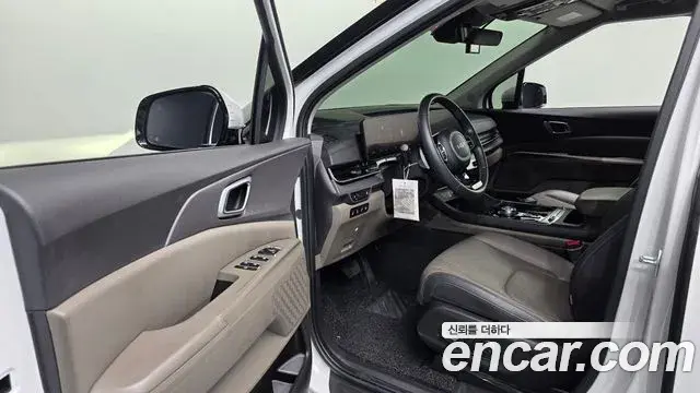 Kia Carnival 2023 — Photo 10/20
