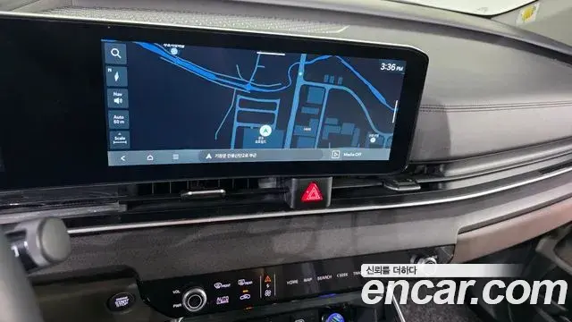 Kia Carnival 2023 — Photo 13/20