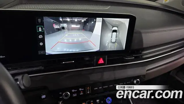 Kia Carnival 2023 — Photo 16/20