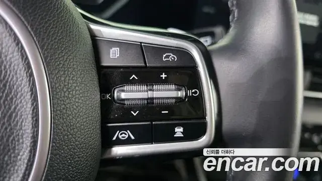 Kia Carnival 2023 — Photo 18/20