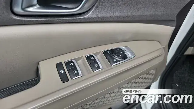 Kia Carnival 2023 — Photo 19/20