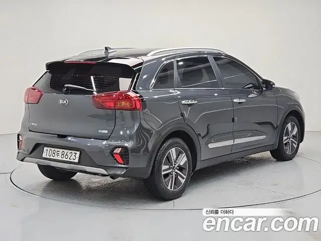 Kia Niro 2021 — Фото 3/19