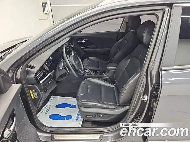 Kia Niro 2021 — Фото 10/19