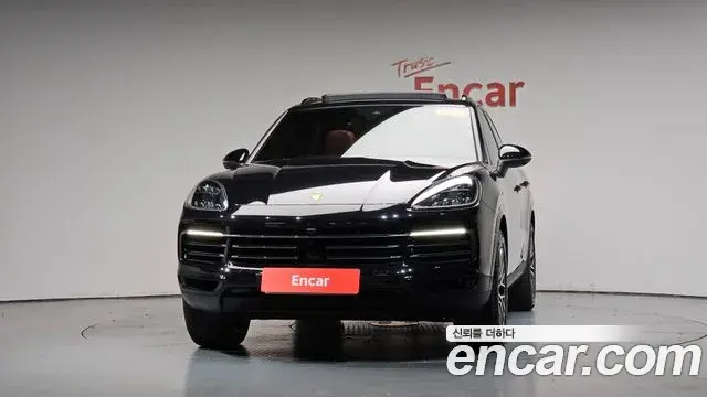 Porsche Cayenne 2019 — Фото 3/20