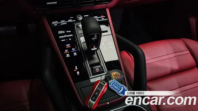 Porsche Cayenne 2019 — Фото 9/20
