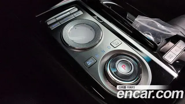 Genesis Electrified G80 2021 — Photo 7/20