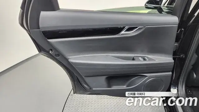 Genesis Electrified G80 2021 — Photo 14/20