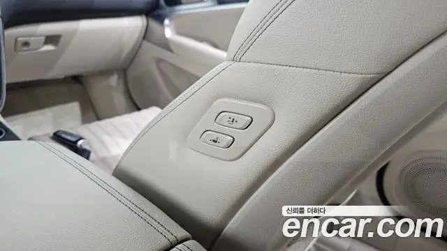 Genesis G70 2023 — Şəkil 9/36