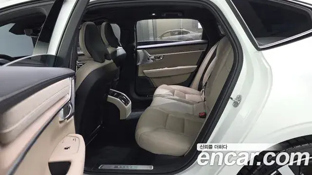 Volvo S90 2025 — ფოტო 28/34