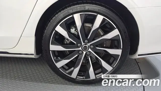 Volvo S90 2025 — Şəkil 21/40