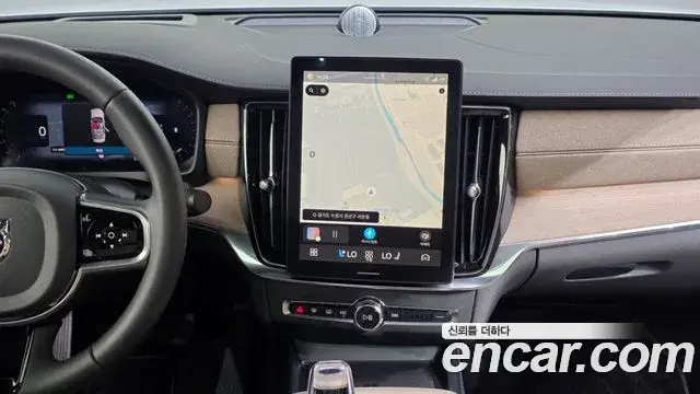 Volvo S90 2025 — ფოტო 28/38