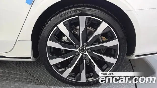 Volvo S90 2025 — ფოტო 1/38