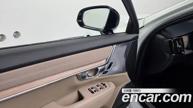 Volvo S90 2025 — ფოტო 31/38