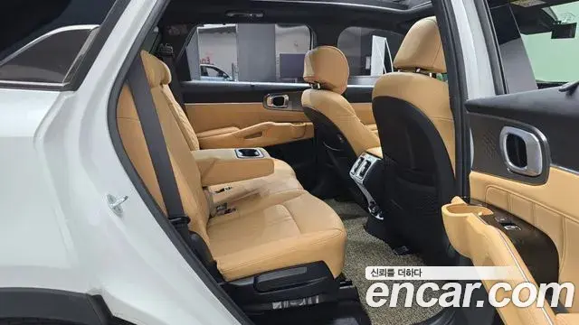 Kia Sorento 2022 — Фото 11/20
