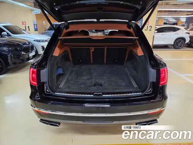 Bentley Bentayga 2020 — ფოტო 18/20