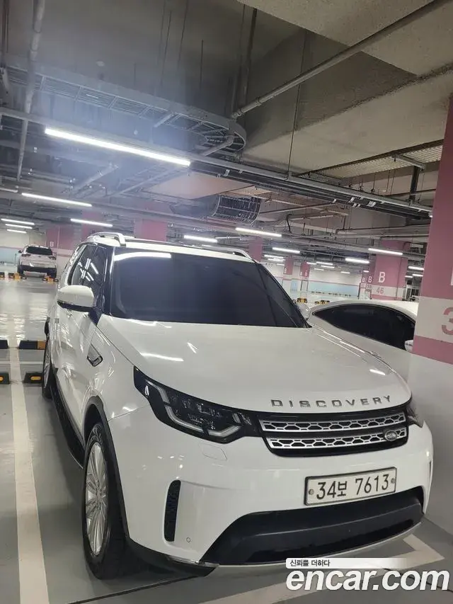 Land Rover Discovery 5 2018 — Photo 3/10