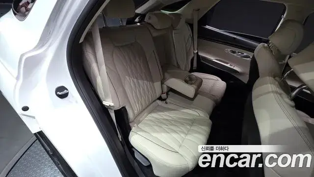 Genesis GV70 2023 — Photo 25/33