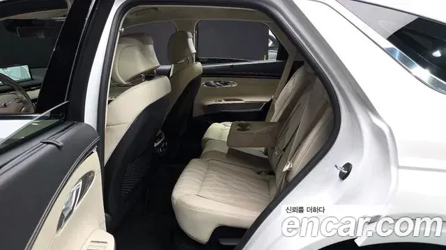Genesis GV70 2023 — Photo 3/33