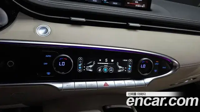 Genesis GV70 2023 — Photo 7/33