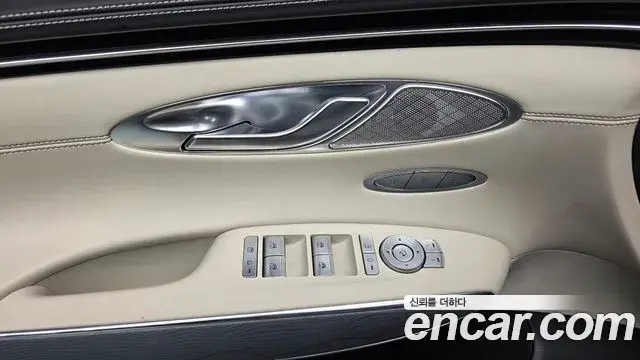 Genesis GV70 2023 — Photo 22/33