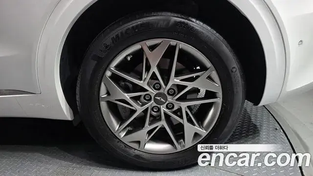 Genesis GV70 2023 — Photo 18/33
