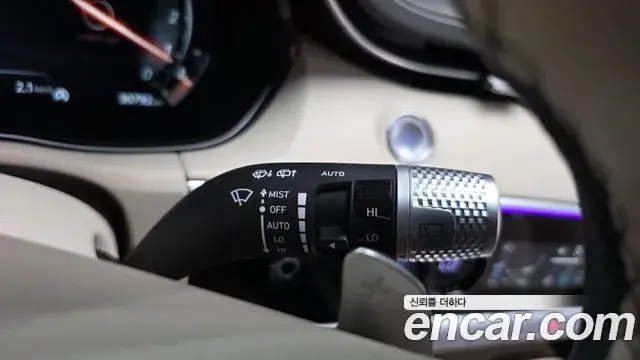 Genesis GV70 2023 — Photo 31/33