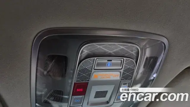 Genesis GV70 2023 — Photo 32/33